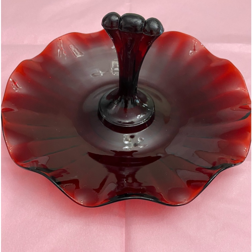 EUC VTG RUBY RED CANDY/NUT DISH WITH CENTRE FAN STYLE HANDLE